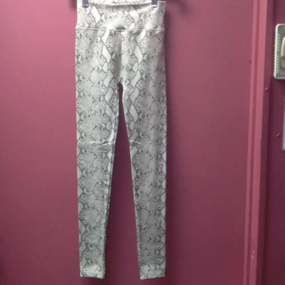 Snake Print  Fleece Leggings Tan/Mocha - Picture 1 of 6